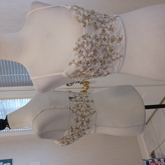 4/$60 Off-White & Gold Floral Bustier Top - Size XS - Picture 1 of 9
